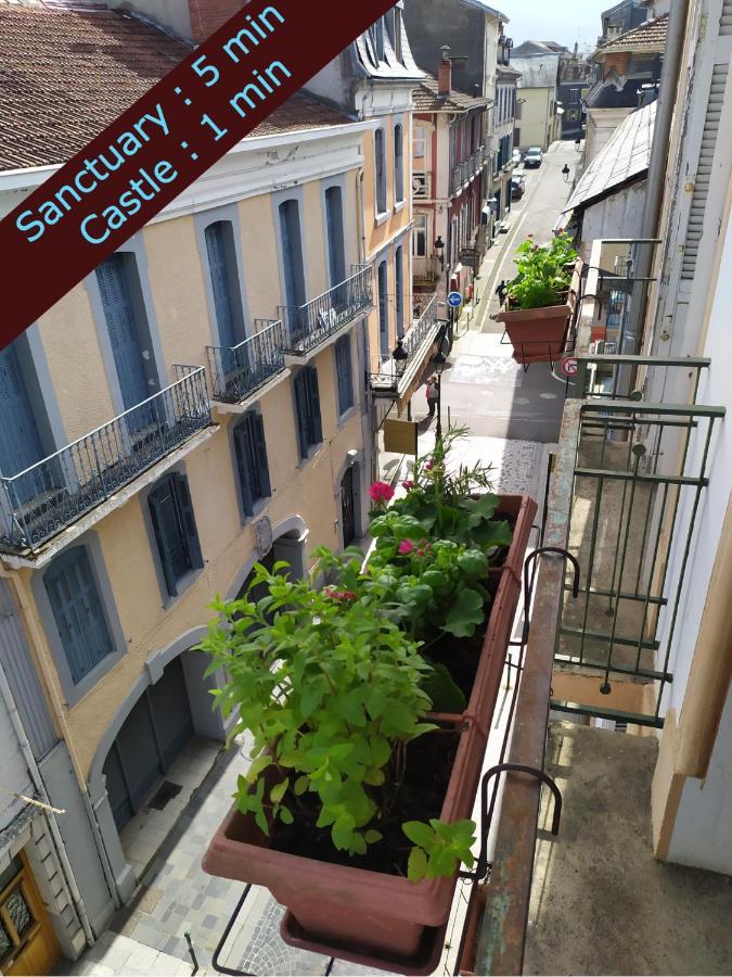 Private Independant Flat - Lourdes City Center - 2 Balconies Exterior foto