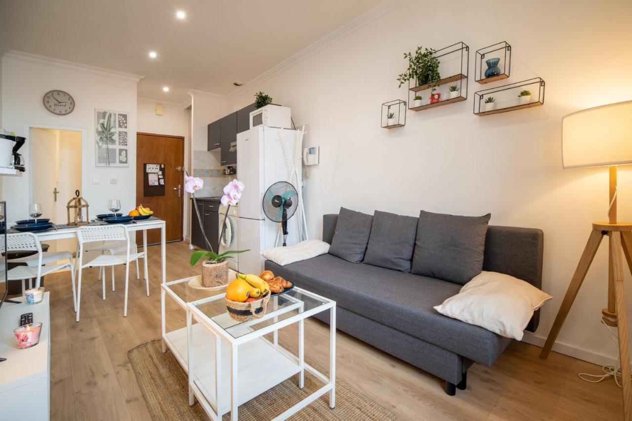 Private Independant Flat - Lourdes City Center - 2 Balconies Exterior foto